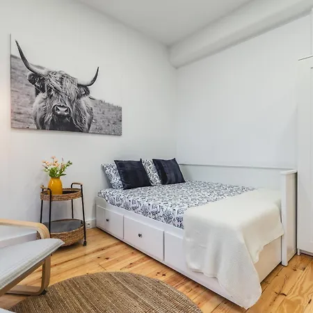 Charming With Garden In Appartement