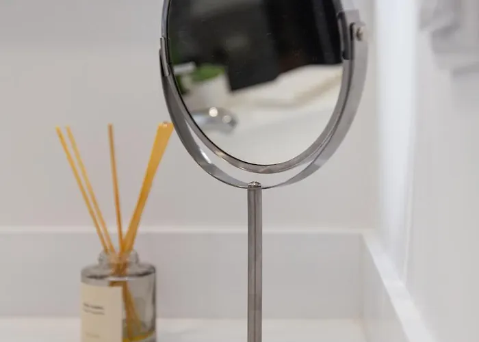 Charming With Garden In Πόρτο