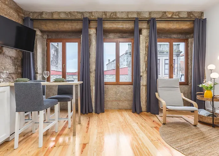 Апартаменты Charming With Garden In Порту