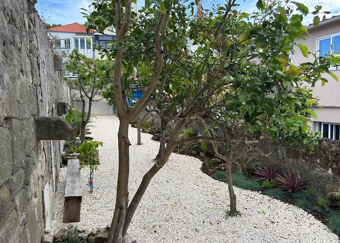 Διαμέρισμα Charming With Garden In *