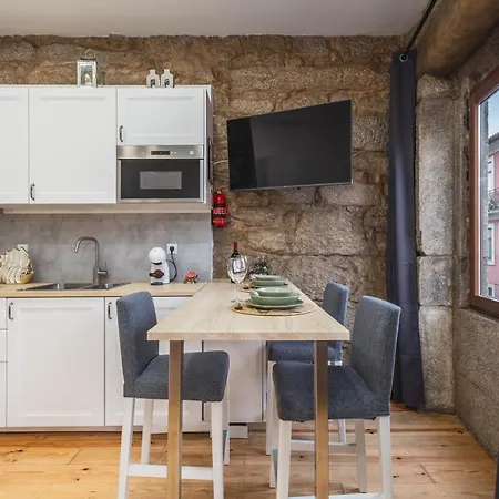 Apartament Charming With Garden In *