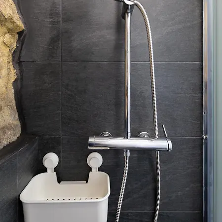 Apartament Charming With Garden In *