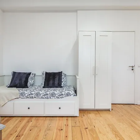 Apartament Charming With Garden In Porto